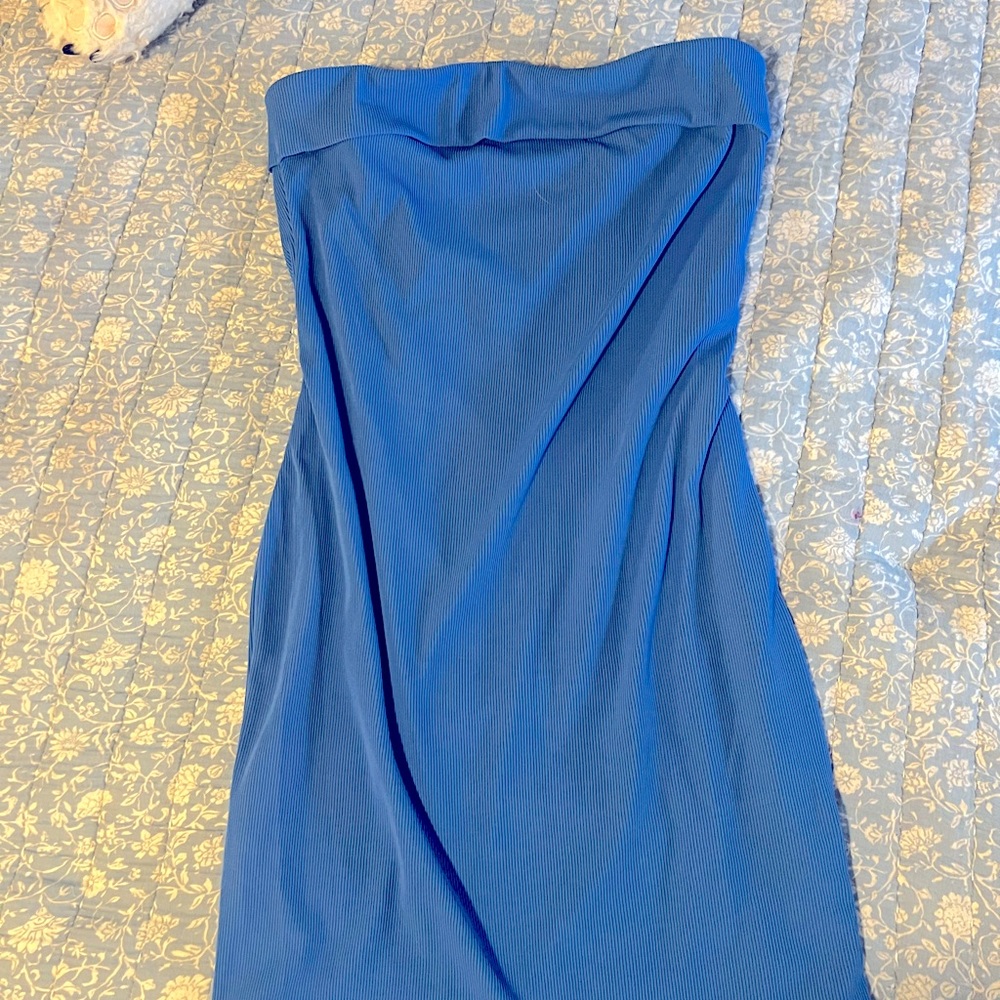 Pretty Garden size L- true to size. Royal blue ribbed strapless bodycon dress.